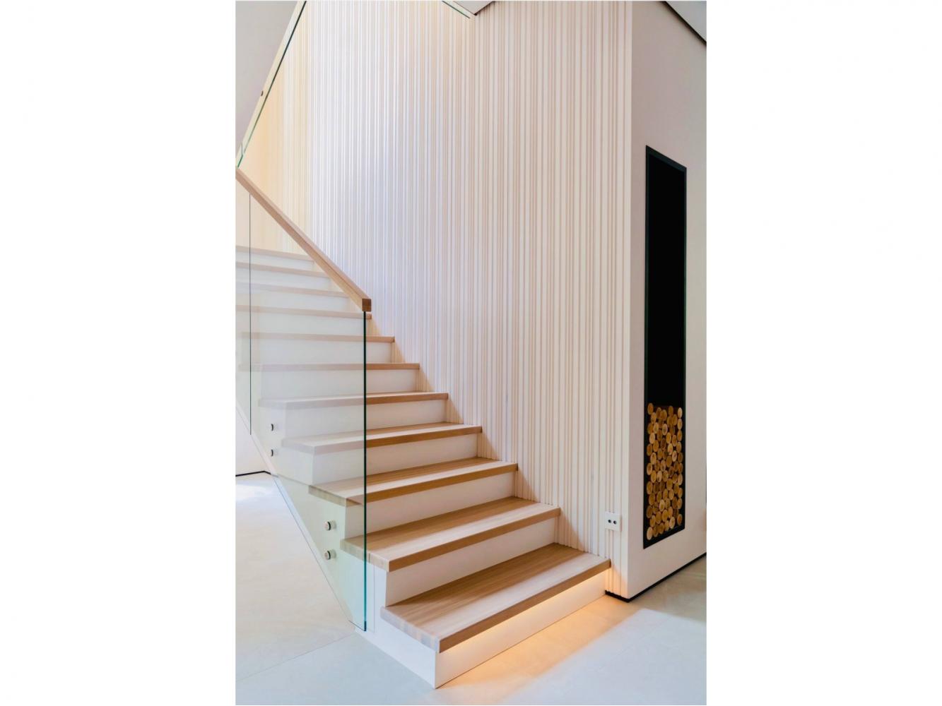 Панель LV121 NP HIWOOD