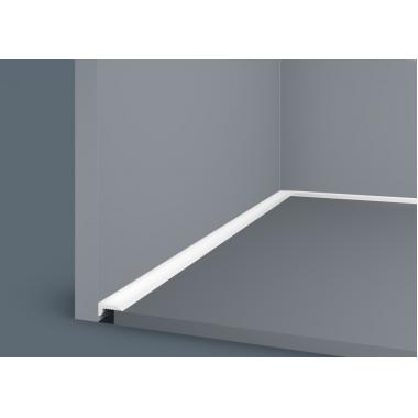 ПЛИНТУС PL015